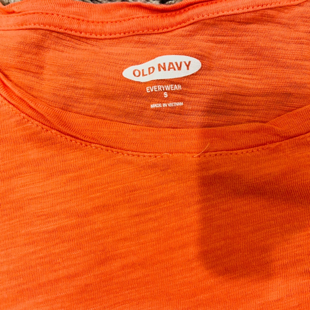 Salmon color old navy t-shirt